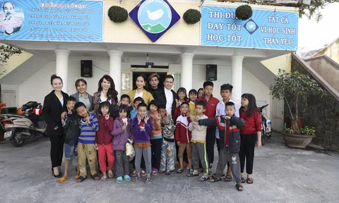 Đoàn Hoa hậu Doanh nhân Việt Nam qua ảnh 2020 đến thăm trường Khiếm Thính Lâm Đồng