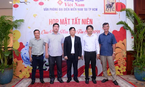 Văn phòng ĐDMN- Tạp chí Làng nghề Việt Nam tổ chức Họp mặt Tất niên cuối năm