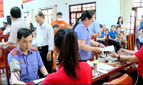 HƠN 20.000 NGƯỜI THAM GIA HIẾN MÁU