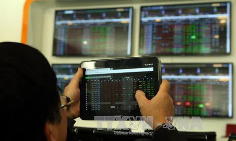 Chứng khoán Việt Nam ngập sắc xanh trong phiên cuối cùng năm 2020