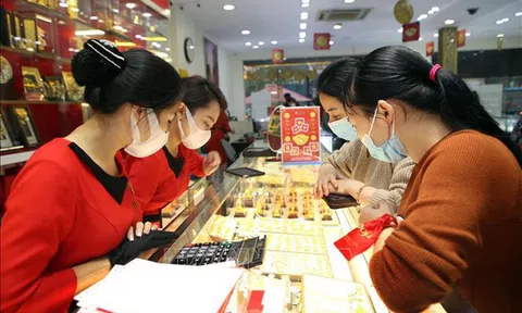 Kết thúc năm 2020, giá vàng trong nước 'neo' trên ngưỡng 56 triệu đồng/lượng