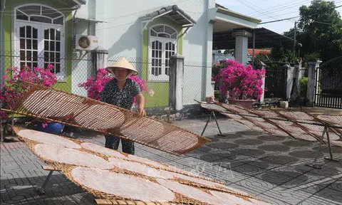 Các làng nghề nhộn nhịp vào vụ Tết