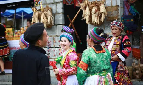 Cùng đồng bào các dân tộc tổ chức 'Đón Xuân vùng cao'