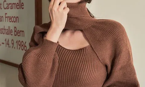 Phối áo len hợp mốt