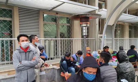 Bệnh viện chuẩn bị máy sưởi, cây nước nóng cho bệnh nhân trong ngày rét đậm