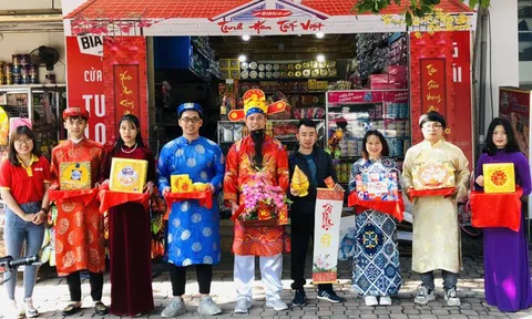 Chuyến xe chúc xuân Bibica mang 'Tết Việt đến mọi nhà'