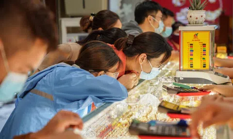 Giá vàng lao dốc đầu năm mới Tân Sửu