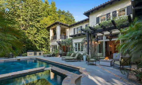 Biệt thự cũ 6,1 triệu USD của Britney Spears