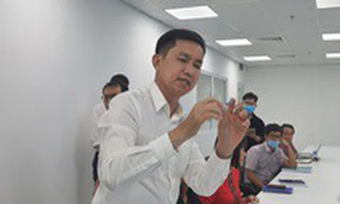 'Có vắc xin nhập khẩu, vắc xin sản xuất trong nước vẫn là ưu tiên số 1'