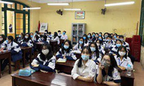 Học sinh Hải Phòng phấn khởi trong ngày trở lại trường