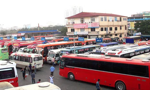 Hà Nội bỏ giãn cách trên xe khách công cộng từ ngày 8/3