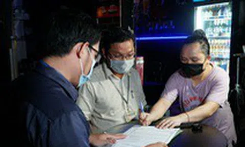 Lực lượng chức năng 'xuống đường' yêu cầu chủ quán bia đường Phạm Văn Đồng giảm tiếng ồn