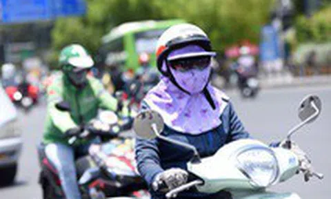 Đợt nóng đầu tiên, miền Bắc nắng như đốt, miền Nam nóng như rang