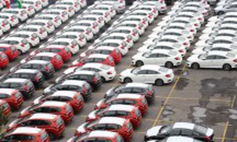 Xe nhập khẩu tháng 3 tăng đột biến, hứa hẹn có đợt giảm giá sâu