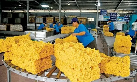 Tháng 3/2021, giá cao su đồng loạt giảm mạnh