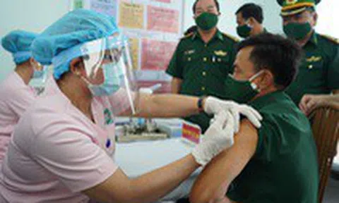 Ai sắp được tiêm vắc xin ngừa COVID-19 miễn phí?