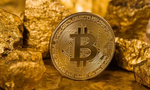 Giá Bitcoin tăng mạnh, Ether thiết lập kỷ lục mới