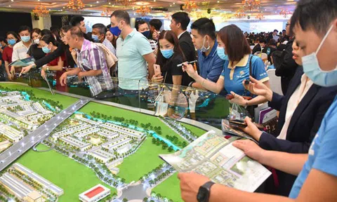 Vốn ngân hàng đổ vào bất động sản có đáng lo?