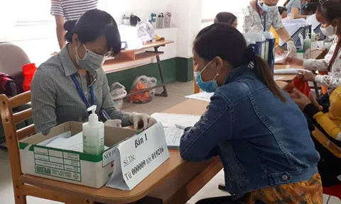 ĐỔ XÔ NHẬN BHXH MỘT LẦN (*): Có nên "gặt lúa non"?