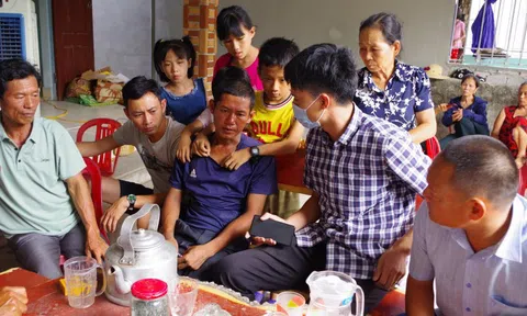 Ngư dân được cứu sống khi trôi dạt trong bão kể lại giây phút sinh tử