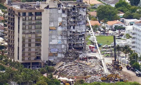 Vụ sập nhà chung cư Mỹ: Tăng số người thiệt mạng, 156 người vẫn mất tích