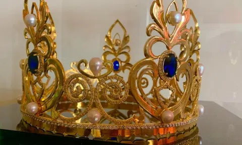Sự thật về chiếc vương miện của hoa hậu Hoà Bình Thuỳ Tiên có phải do Queen Pearl PQ chế tác?