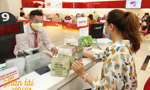 Tết "mang tiền về cho mẹ", thần tài gõ cửa tặng quà, thêm cả lì xì