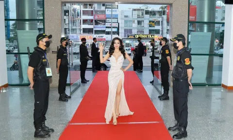 Á hậu Lê Xuân Tâm xuất hiện lộng lẫy tại Chung kết Nữ hoàng Doanh nhân đất Việt 2022