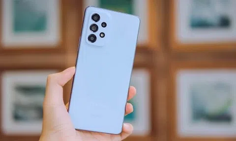 Xuất hiện 4 smartphone đẹp “ngang ngửa” iPhone 13 màu xanh lục nhưng giá chỉ bằng nửa