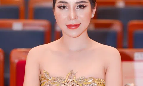 Á hậu Vũ Khánh Hòa diện đầm rực rỡ tham dự chung kết Hoa hậu Doanh nhân Việt Nam 2022