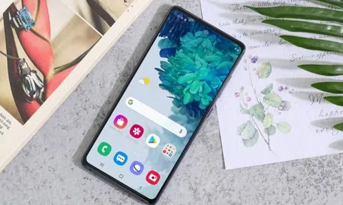 Samsung Galaxy S20 FE "sale sốc" tháng 9 còn 5 triệu: iPhone 8 cũng phải "chào thua"