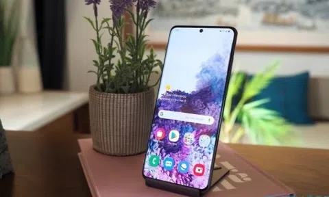 Samsung Galaxy S20 FE lại "siêu sale" đón tháng 12: "Ấm lòng" các fan mùa giá rét