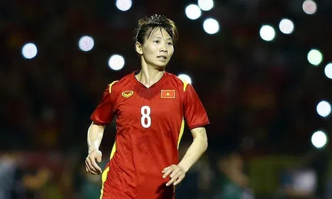 TIỀN VỆ THÙY TRANG - PHONG ĐỘ LÀM NÊN NHỮNG KỲ TÍCH TRÊN SÂN CỎ