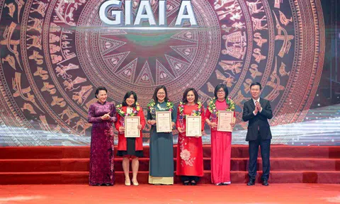 Giải báo chí “75 năm Quốc hội Việt Nam” trao  giải thưởng 43 tác phẩm