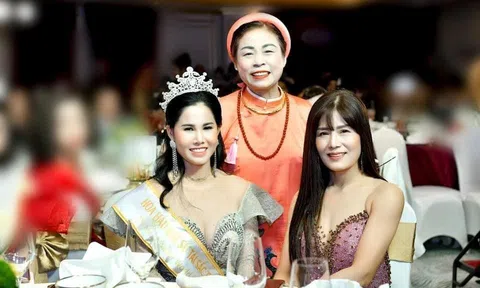 Hoa Hậu Đại Sứ Tài Sắc Thế Giới - Phương Mỹ Anh - CEO DCT Beauty được Viện Trưởng - Ca Sĩ Cao Hồng bổ nhiệm làm Đại Sứ của Viện Chiến Lược Thương Hiệu và Truyền Thông Quốc Tế