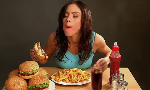 Lý do khiến chị em bị tăng cân vùn vụt vào mùa đông