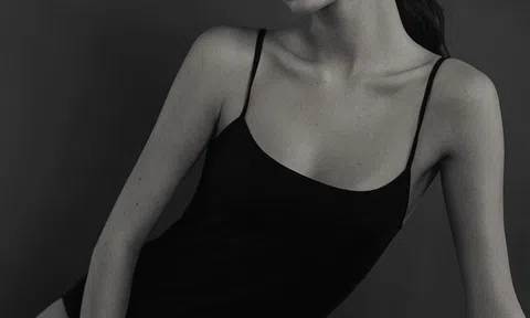 Say đắm với nhan sắc cô gái 17 tuổi lọt top 3 gương mặt đẹp nhất thế giới