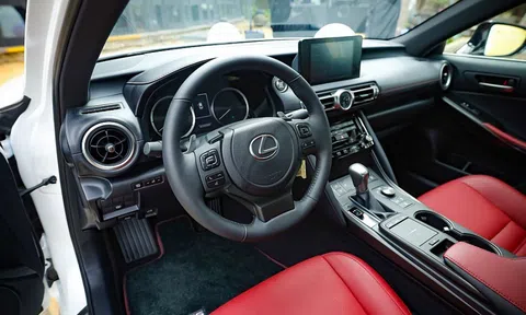 Lexus Việt Nam chính thức ra mắt dòng xe IS