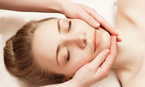 Lý do khiến làn da bạn bị thâm sạm xỉn màu