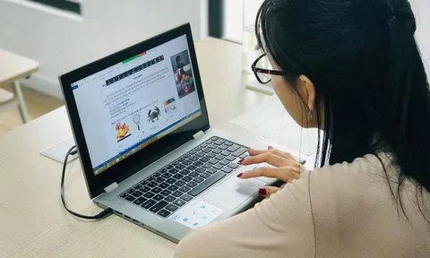 Các trường đại học cho sinh viên chuyển sang học online