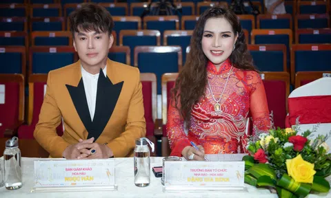 Người đẹp Nguyễn Thị Thanh Huyền đấu giá thành công dạ hội của NTK Tommy Nguyễn tại chương trình "Nữ hoàng Doanh nhân Đất Việt 2022"