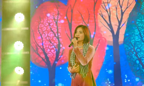 Thí sinh Hà Linh đã góp thêm phần ý nghĩa trong đêm thi tài năng - thiện nguyện “Hoa hậu Quý bà Việt Nam Toàn cầu 2022”