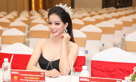 Á hậu Lê Xuân Tâm ngồi 'ghế nóng' chung kết Hoa hậu Quý bà Việt Nam Toàn cầu 2022