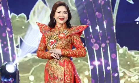 Người đẹp Lê Thị Mai khẳng định mình tại Hoa hậu Quý bà Việt Nam toàn cầu 2022