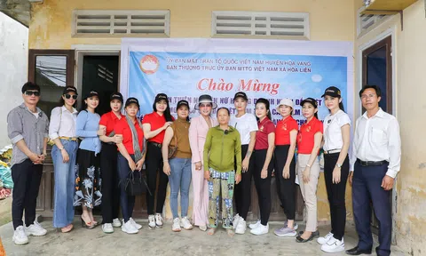 Các doanh nhân Hoa hậu Quý bà Việt Nam Toàn cầu và Nữ hoàng Doanh nhân Đất Việt trao tặng nhà tình thương