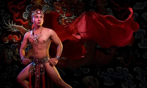 Người mẫu Văn Cường đốt cháy ánh nhìn với bộ ảnh “Chiến binh Rồng”