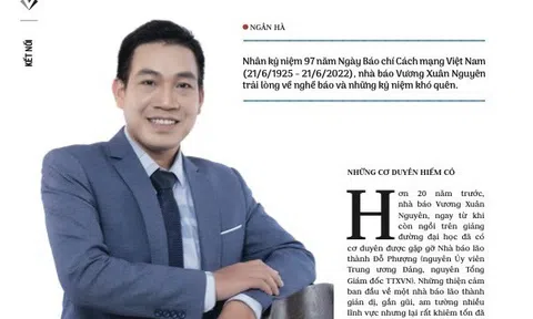 Nhà báo Vương Xuân Nguyên nhận Kỷ niệm chương Vì sự nghiệp Báo chí Việt Nam