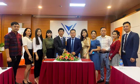 Lễ ký kết "Nhượng quyền thương hiệu VHP" tại trụ sở Hà Nội