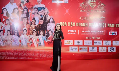 Á hoàng Võ Lý Sang diện Áo dài đen huyền bí góp mặt tại Chung kết Hoa hậu Doanh nhân Việt Nam 2022