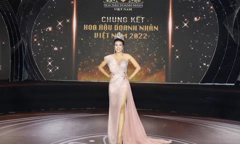 Á hậu Nguyễn Thị Lan Hương khoe nhan sắc ngọt ngào tại Chung kết Hoa hậu Doanh nhân Việt Nam 2022